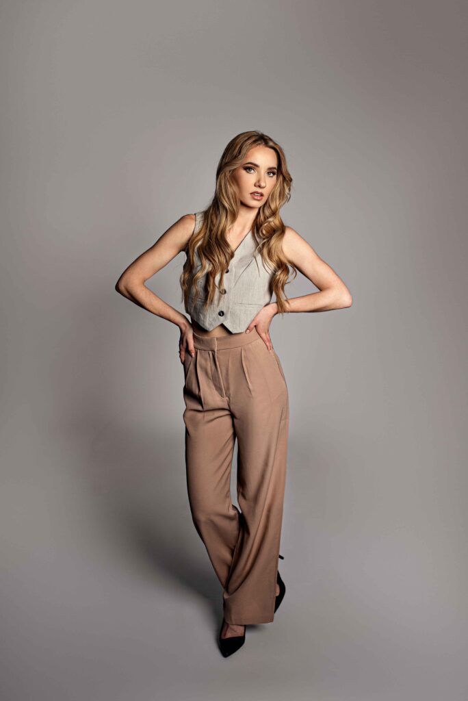 „Chwila intymności i kreatywności w studiu – kobiecość w formie.”