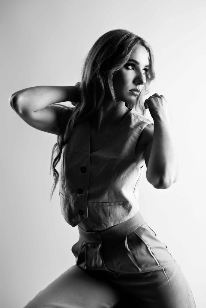 „Chwila intymności i kreatywności w studiu – kobiecość w formie.”