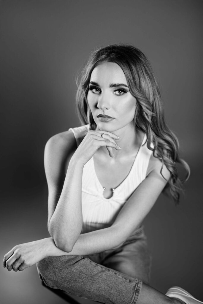 „Chwila intymności i kreatywności w studiu – kobiecość w formie.”