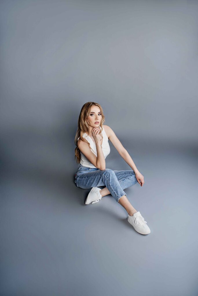 „Chwila intymności i kreatywności w studiu – kobiecość w formie.”